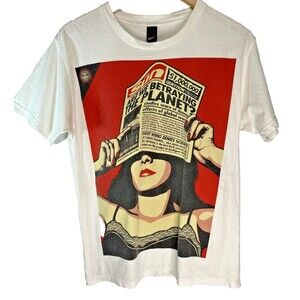 OBEY T-shirt White Newspaper graphic lady Vintage Cotton Men's size Medium fair-